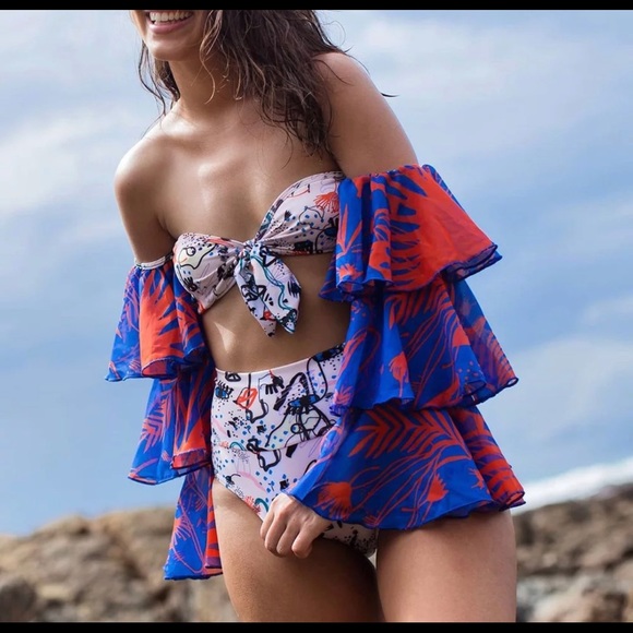 New Monokini Swimsuit with accent sleeves - Picture 2 of 13